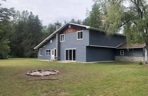 Alger Cabin | The Getaway Cabin W/Indoor hot tub and sauna.