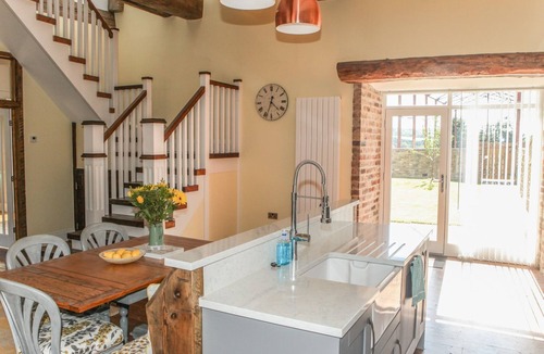 Durham Cottage | THE GRANARY, pet friendly, with hot tub in Durham
