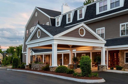 Bedford Hotel | The Grand at Bedford Village Inn