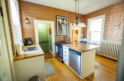 Southern Coast House | The Gregory House in Southern Maine close to many beaches & popular destinations