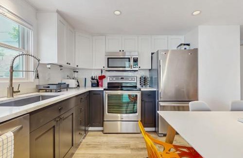 Commercial Street House | The Grey Lady