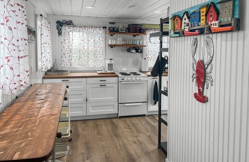 Dennis Port Cottage | The Grey Pearl: Cozy Coastal Retreat