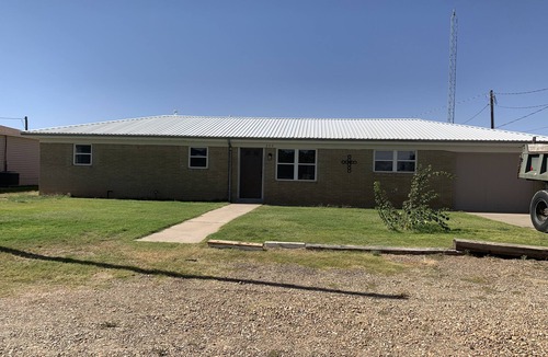 Castro County House | The Guest Cottage