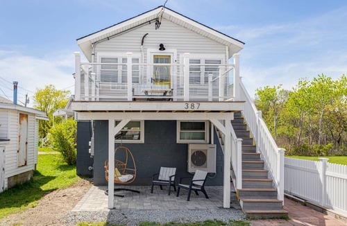 Salisbury Condo | The Hangout: Across from Beach Access, New & Fun Decor, Firepit, Gas Grill