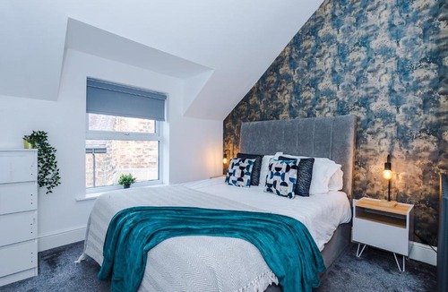 Harrogate City Centre Apartment | The Harrogate Hub - 6 Bedrooms & Pool Table