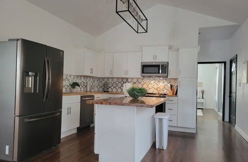Tulsa House | The Heart of Main Street: Luxury 4-bedroom 2 bathroom Downtown Tulsa