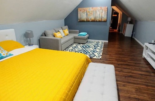 Old Brooklyn House | The House Hotels - Stickney Loft - Charming Third Floor Hideaway!