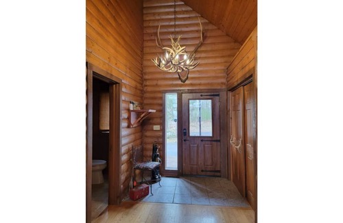 Hayward Cabin | The House on Round - Summer Weeks & Fall Color Weekends Still Available!