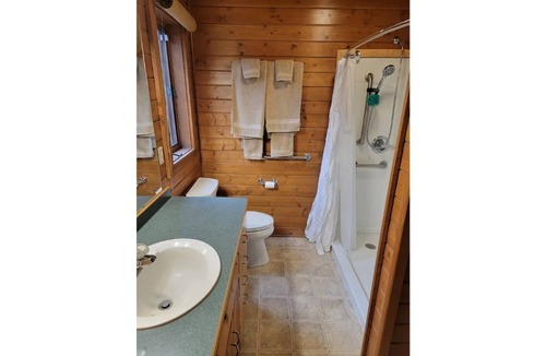 Hayward Cabin | The House on Round - Summer Weeks & Fall Color Weekends Still Available!