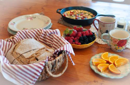 Whitley City Bed & Breakfast | The Inn at Beulah Farm - The Garden