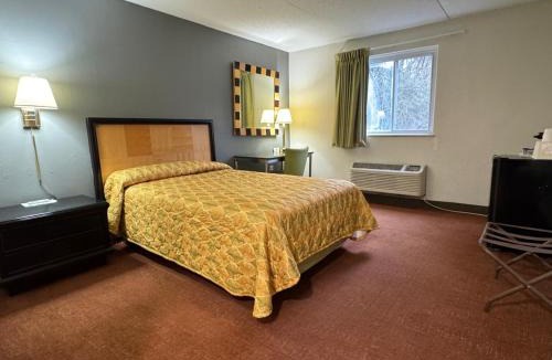 South Hills Hotel | THE INN-Pittsburgh