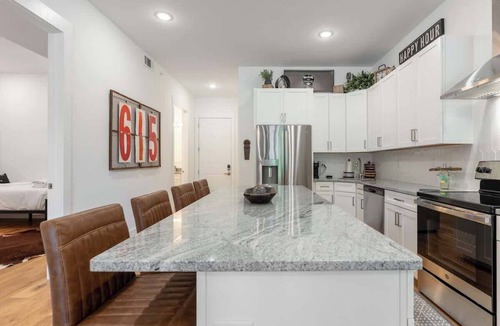 Inglewood Condo | The Jack Daniel's Suite - East Nash Condo