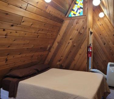 Frankfort House | The Koal-Mine-Inn - Great Location and AC!