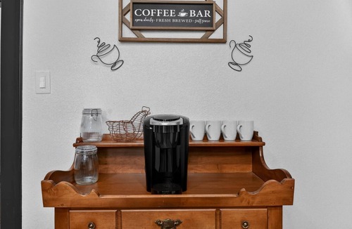Pleasant Hill House | The Landing at The Roost