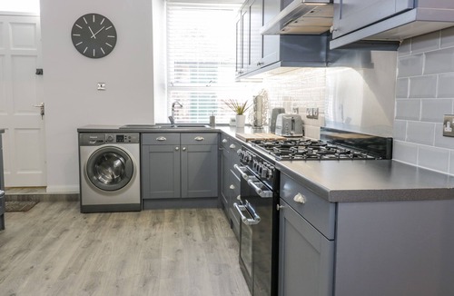 Spittal Cottage | THE LAZY SEAL, pet friendly, character holiday cottage in Spittal