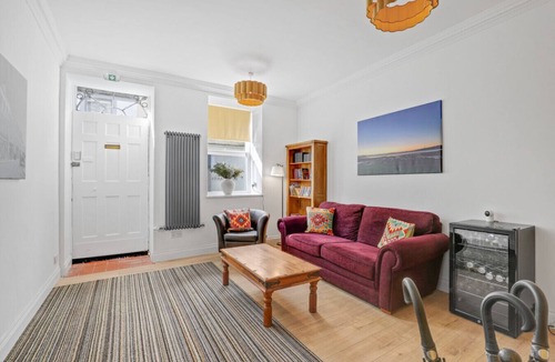 Berwick-upon-Tweed Apartment | The Library at The Merchants
