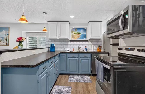Colorado Springs House | The little Beach House in the Forest