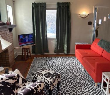 Swissvale House | The Lloyd Little House