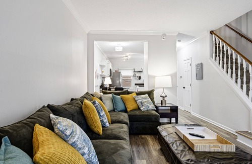 Cole-Noble District House | The Lockerbie Townhouse is conveintly located to all things downtown Indy