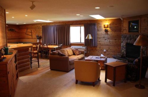 Siren Hotel | The Lodge at Crooked Lake