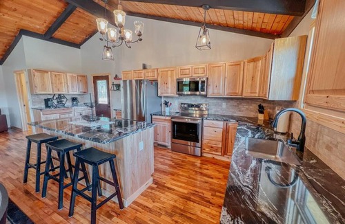 Rockbridge House | The Lodge at Hocking Hills - 2 Hot Tubs - 6 acres - Lake access