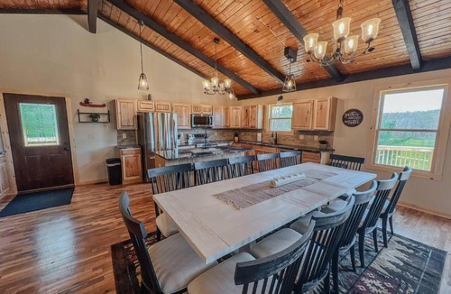 Rockbridge House | The Lodge at Hocking Hills - 2 Hot Tubs - 6 acres - Lake access