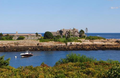 Kennebunkport Hotel | The Lodge at Turbat's Creek