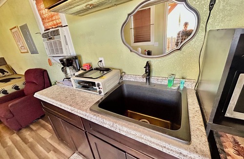 Logan Hotel | The Lodge at Ute Lake aka Yucca Motel and Cabins