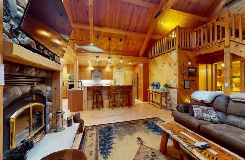 Minocqua House | The Lodge on Booth Lake - 2 Bed 2 Bath Vacation home in Minocqua