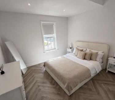 Redditch Apartment | The Loft, FlatB, Redditch