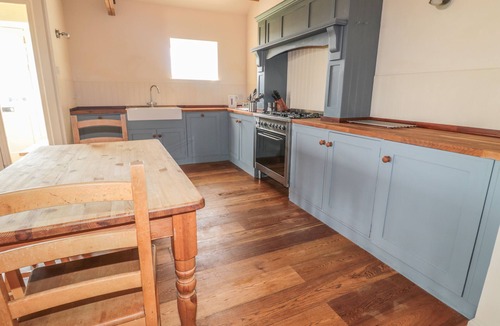 Berwick-upon-Tweed Cottage | THE LONG BARN, pet friendly, with a garden in Berwick-Upon-Tweed