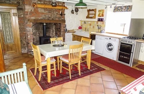 Tweedmouth Cottage | THE LOOKOUT, family friendly, with open fire in Berwick-Upon-Tweed
