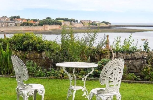 Tweedmouth Cottage | THE LOOKOUT, family friendly, with open fire in Berwick-Upon-Tweed