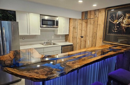 Windham House | The Lookout on Pettingill Pond - waterfront, near Sebago Lake, hot tub, kayaks!