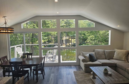 Windham House | The Lookout on Pettingill Pond - waterfront, near Sebago Lake, hot tub, kayaks!