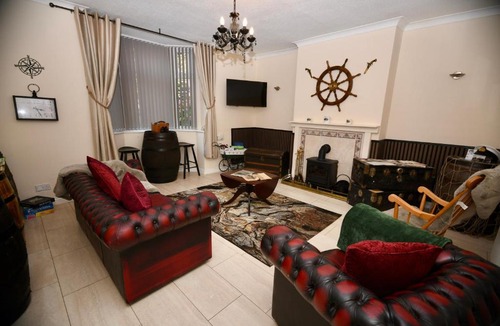 South Shields Apartment | The Lower Deck-South Shields 4 seperate beds sleeps 5 Contractor and Long Stay Rates
