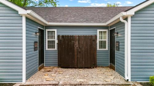 Harrodsburg House | The Luxe/Hot Tub/Putt Putt/10 Miles Shaker Village