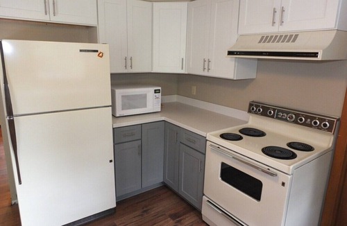 Frankfort House | The Maple Cottage - WALK TO BEACH, LAKE MICHIGAN, AND DOWNTOWN!