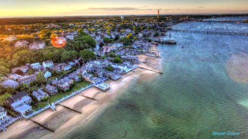 Commercial Street Resort | The Masthead Resort