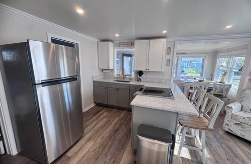 Snug Harbor Cabin | The Matunuck Coastal Cabin | Walk to Beach/Dining