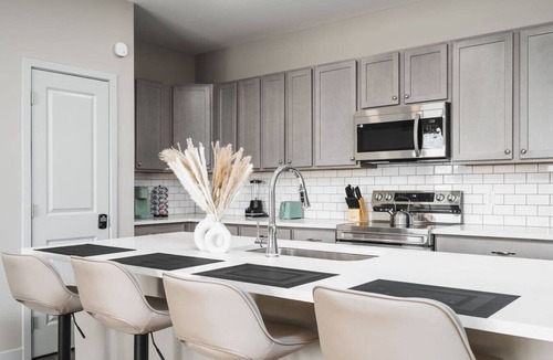 Whitestown Apartment | The Maureen Whitestown