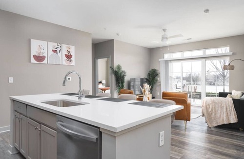 Whitestown Apartment | The Maureen Whitestown
