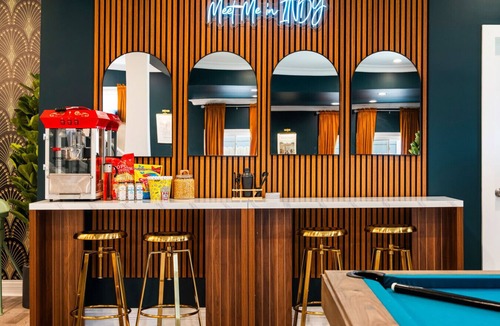 Indianapolis House | The Menagerie on 40th | Karaoke Lounge Hot Tub Near Butler