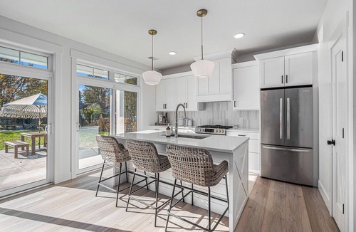 Norton Shores Cottage | The Mona Lake Haven - hot tub- fire pit - fireplace
