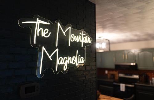 Beauty House | The Mountain Magnolia-Hot Tub on Private Deck
