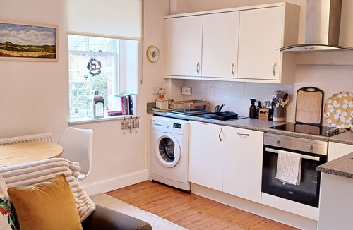 Gattonside Cottage | The Nest- Charming one bedroom cosy cottage in central Melrose, Scottish Borders