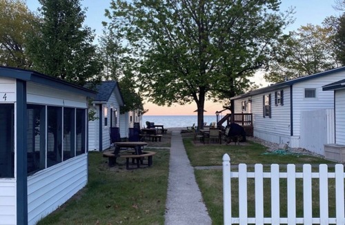 Oscoda Cabin | The Nest @ Haven- 2/1 with Sandy Beach Directly on Lake Huron