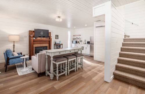 New Plymouth Cabin | The Nest: Pickleball Court, Hot Tub, Hiking