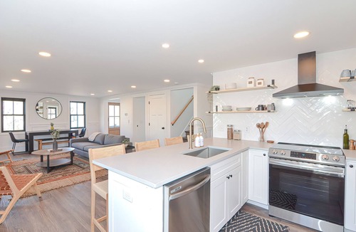 East Greenwich House | The Nordic Abode, a true antique on the Harbour