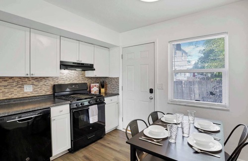 Columbus Apartment | The Northtowne Getaway